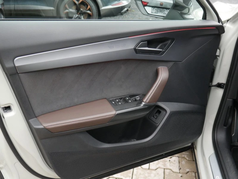 Cupra Formentor VZ5* TAIGA* BREMBO* DISTR* CARBON* MEMORY* , снимка 3 - Автомобили и джипове - 50402817