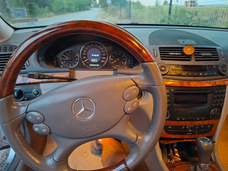 Mercedes-Benz E 500 5.5 388hp, снимка 10 - Автомобили и джипове - 51966499
