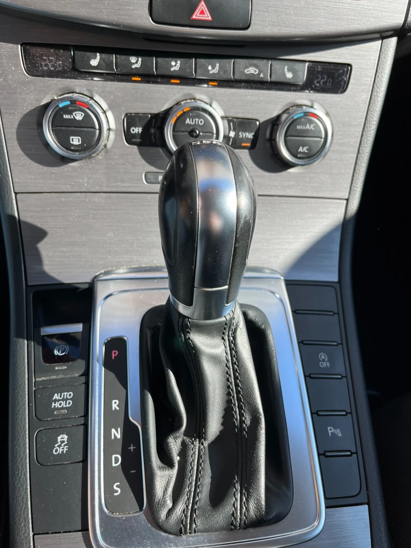 VW Passat 7, снимка 12 - Автомобили и джипове - 52413504