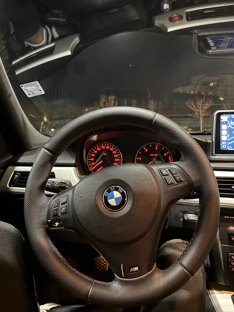 BMW 320, снимка 3 - Автомобили и джипове - 52426302