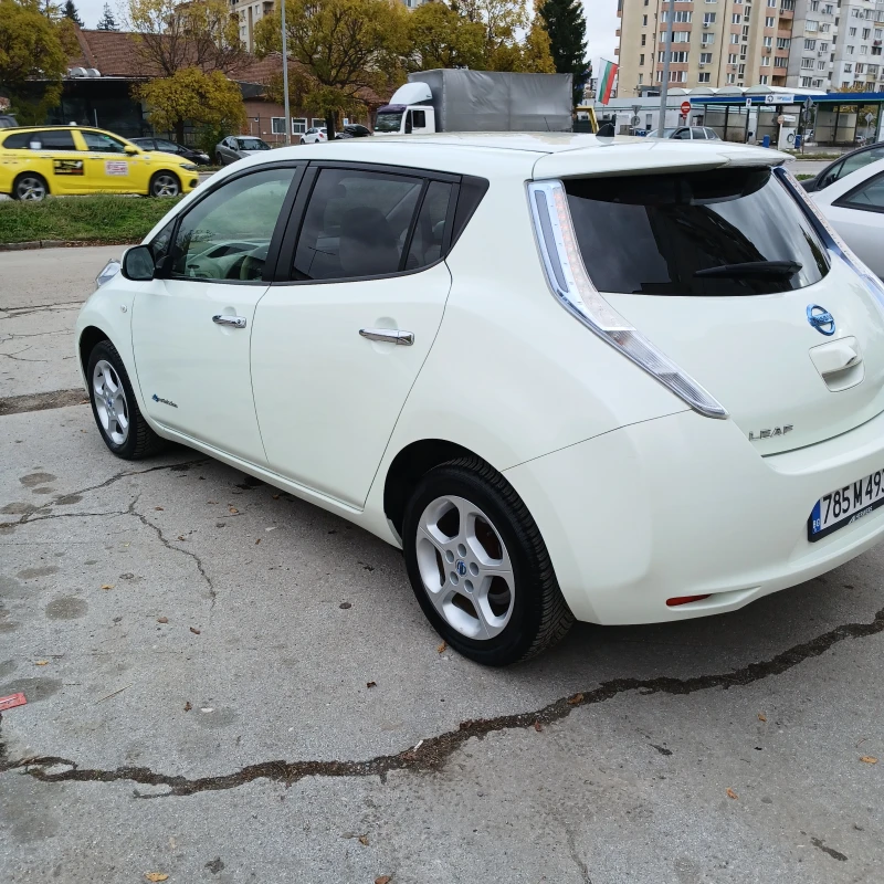 Nissan Leaf , снимка 9 - Автомобили и джипове - 52836976