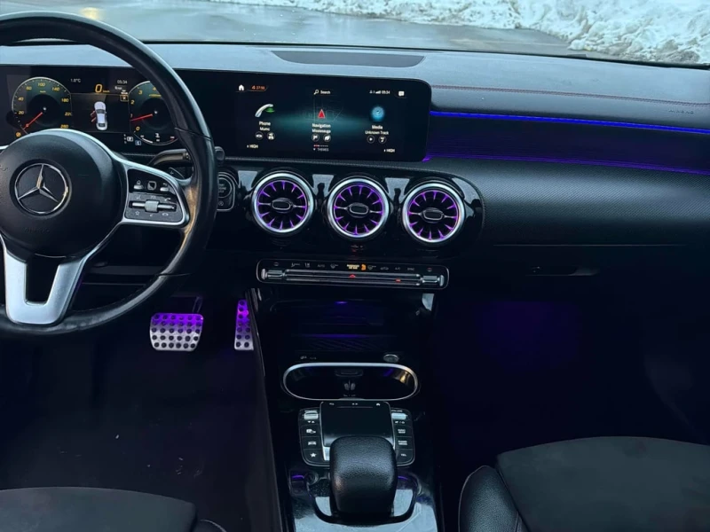 Mercedes-Benz CLA * 250 * CARFAX * AMBIENT * PANO, снимка 9 - Автомобили и джипове - 53467616