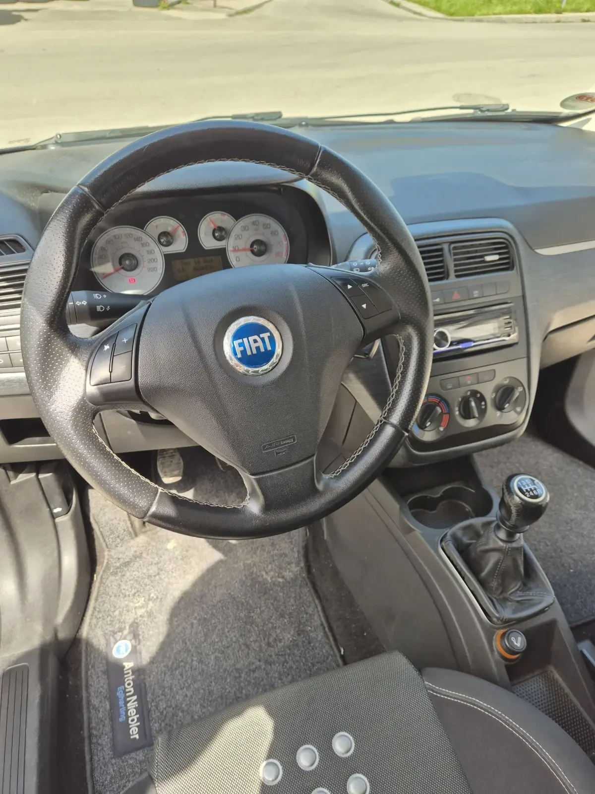 Fiat Punto 1.4 бензин - изображение 10