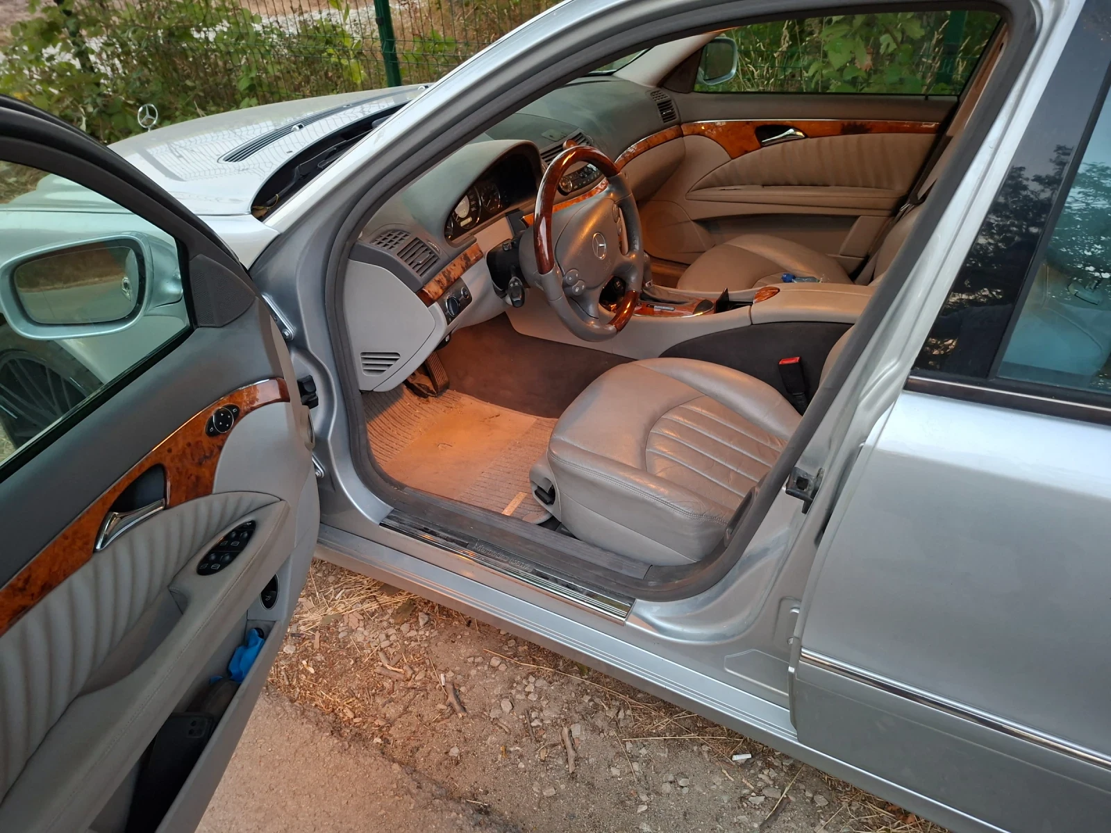 Mercedes-Benz E 500 5.5 388hp RWD - изображение 5