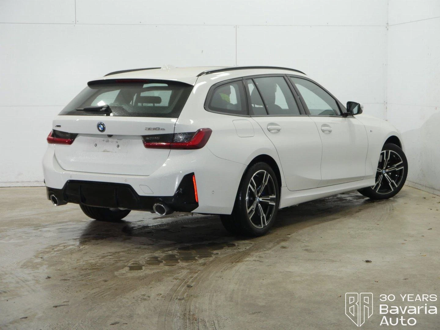 BMW 330 e xDrive Touring M Sport Paket Sportautomatic | Mobile.bg   3
