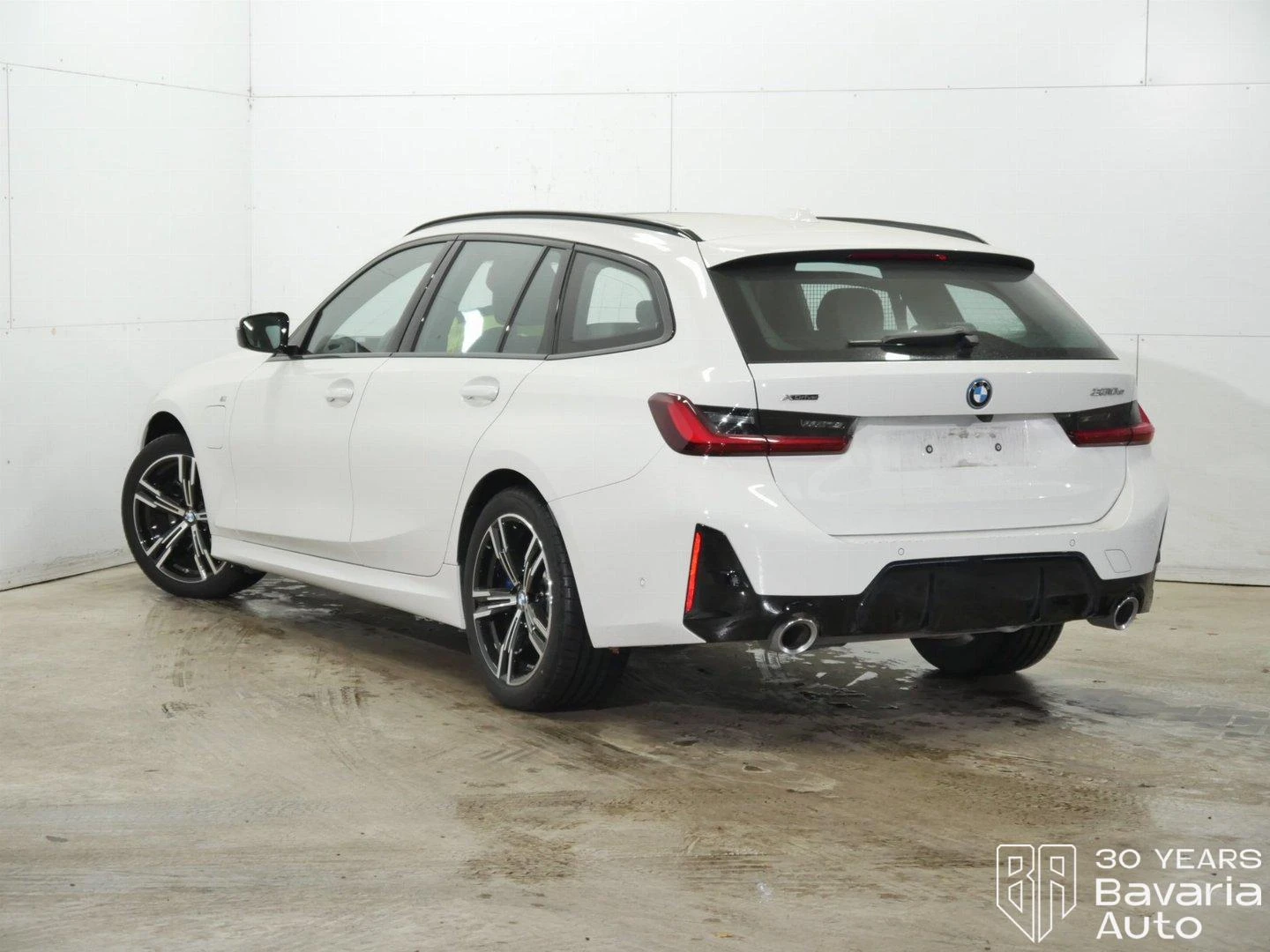 BMW 330 e xDrive Touring M Sport Paket Sportautomatic | Mobile.bg   2