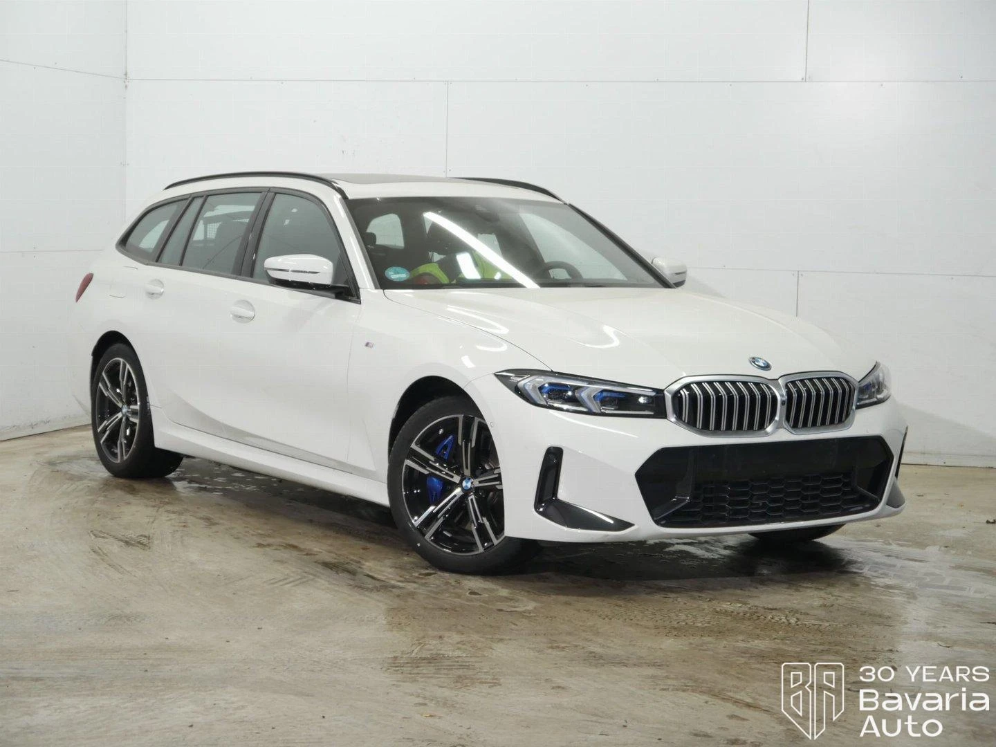 BMW 330 e xDrive Touring M Sport Paket Sportautomatic | Mobile.bg   4