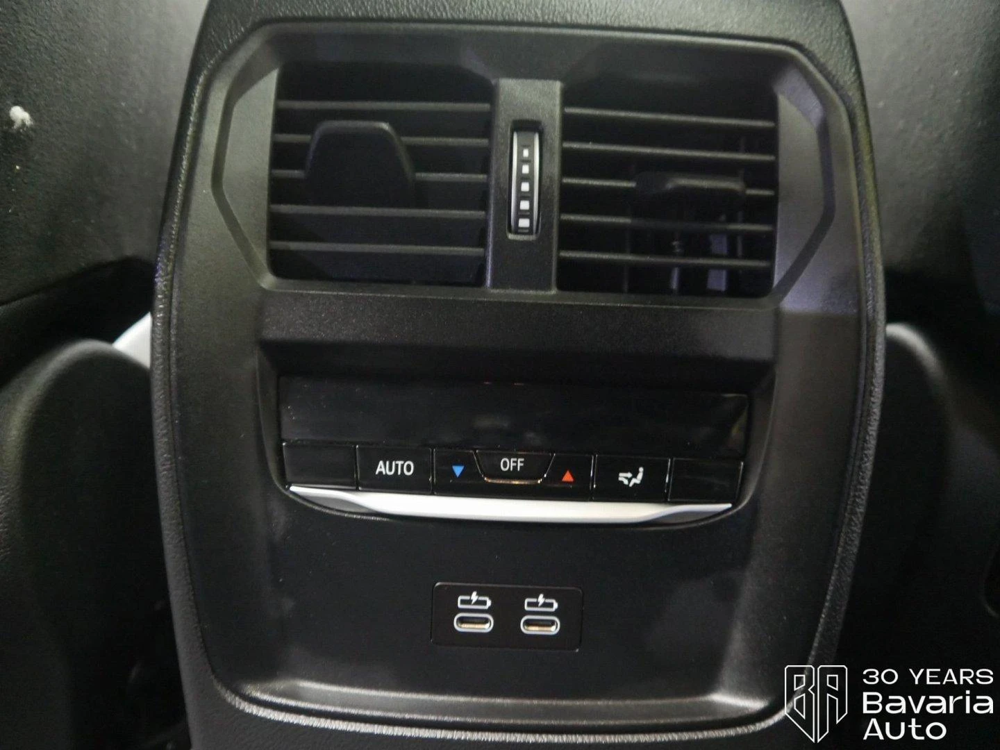 BMW 330 e xDrive Touring M Sport Paket Sportautomatic | Mobile.bg   15