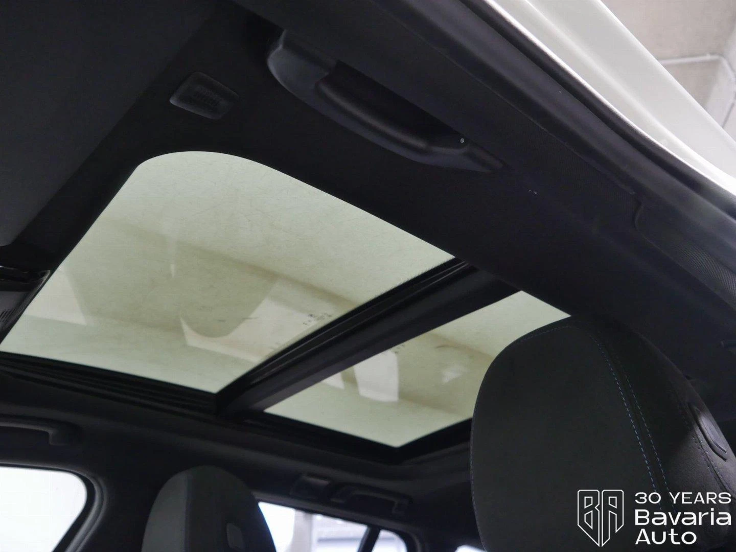 BMW 330 e xDrive Touring M Sport Paket Sportautomatic | Mobile.bg   9