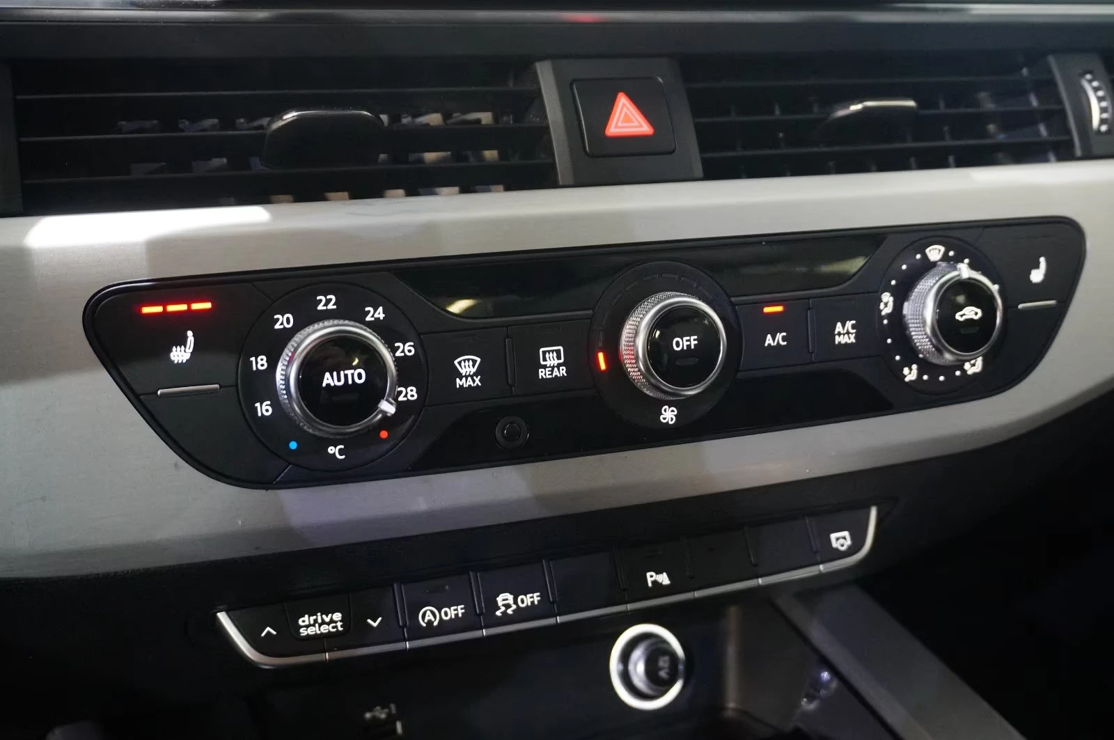 Audi A5 45TFSI/245HP/S-LINE/QUATTRO/CAM/MATRIX/150z, снимка 15 - Автомобили и джипове - 53813100