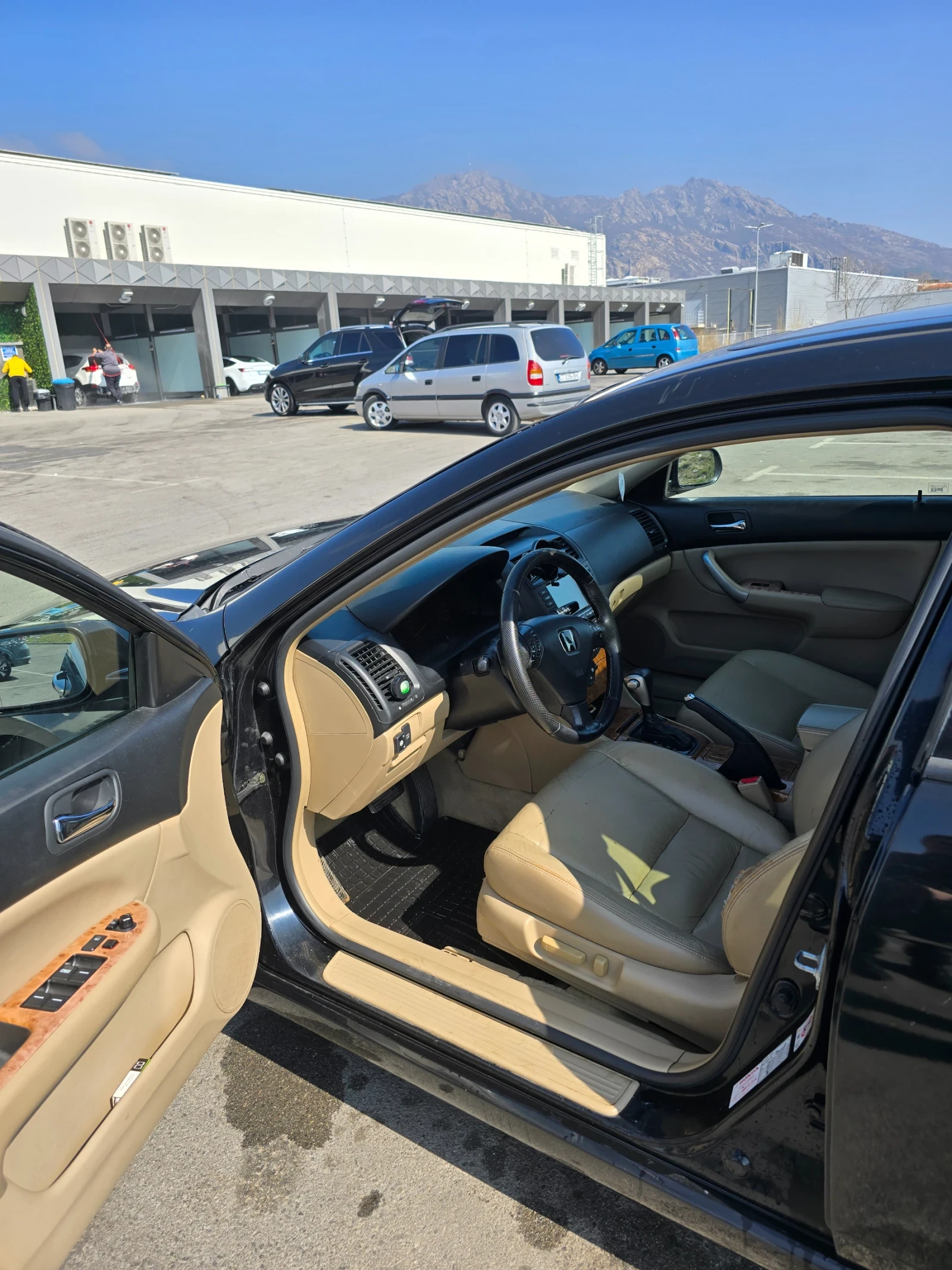 Honda Accord 2.4 I-VTEC, снимка 11 - Автомобили и джипове - 53835947