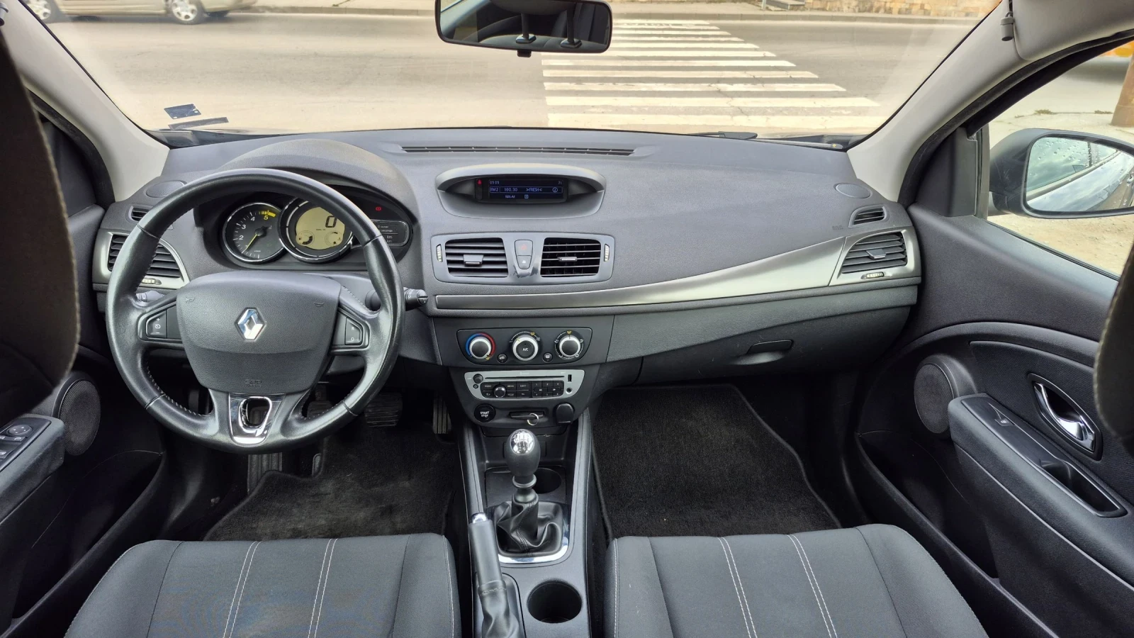 Renault Megane 1.5DCi * 145 000 км * от България * Бартер, снимка 10 - Автомобили и джипове - 53934324