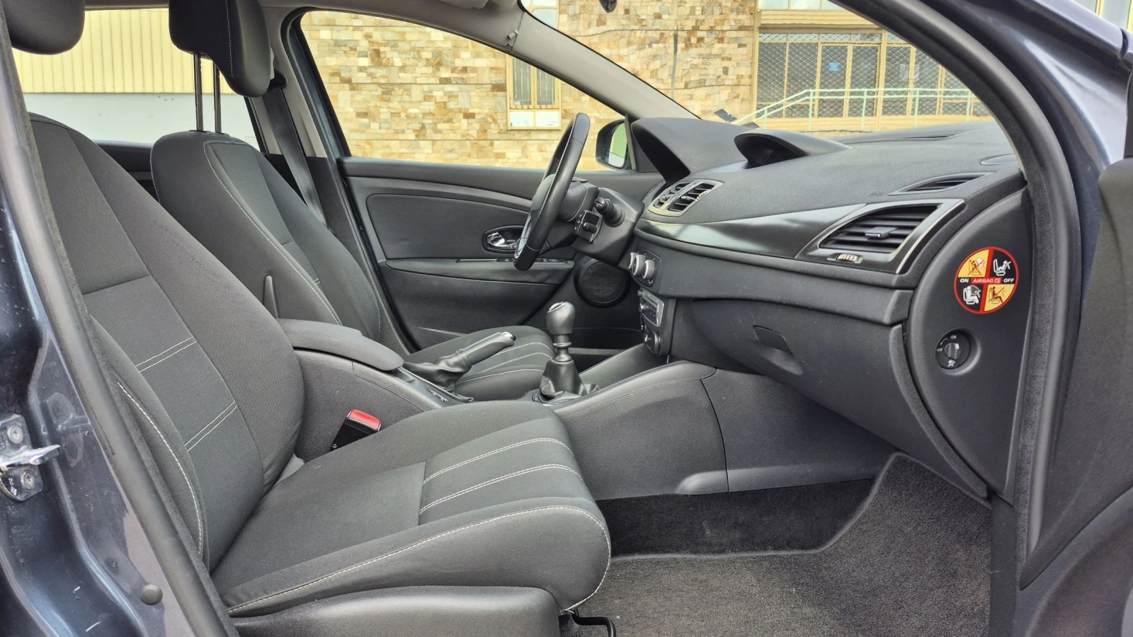 Renault Megane 1.5DCi * 145 000 км * от България * Бартер, снимка 11 - Автомобили и джипове - 53934324