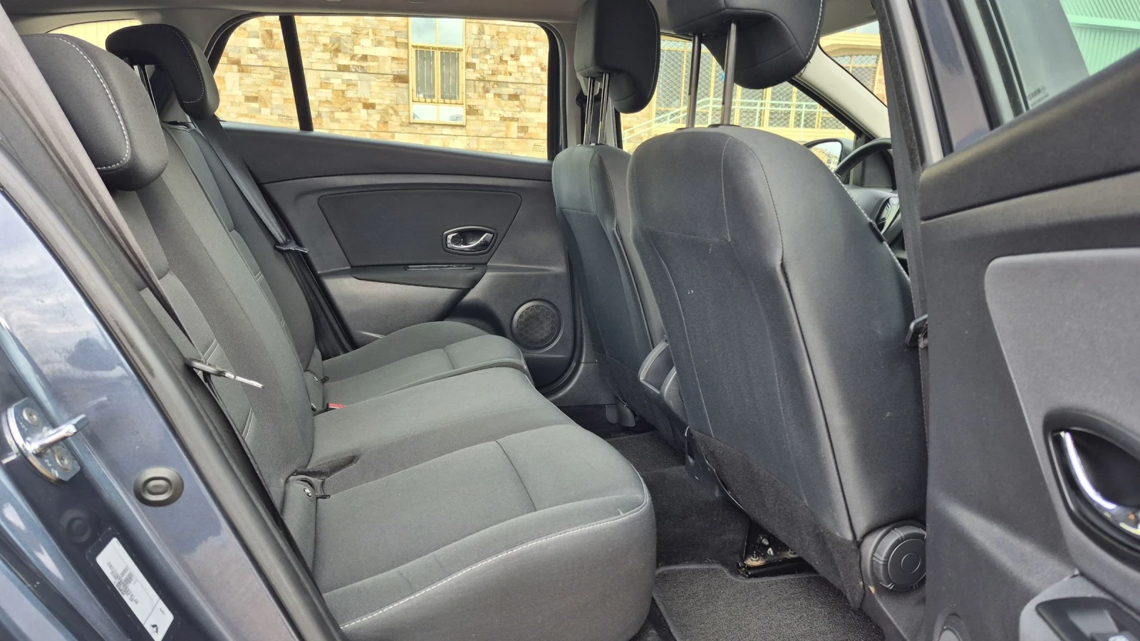 Renault Megane 1.5DCi * 145 000 км * от България * Бартер, снимка 12 - Автомобили и джипове - 53934324