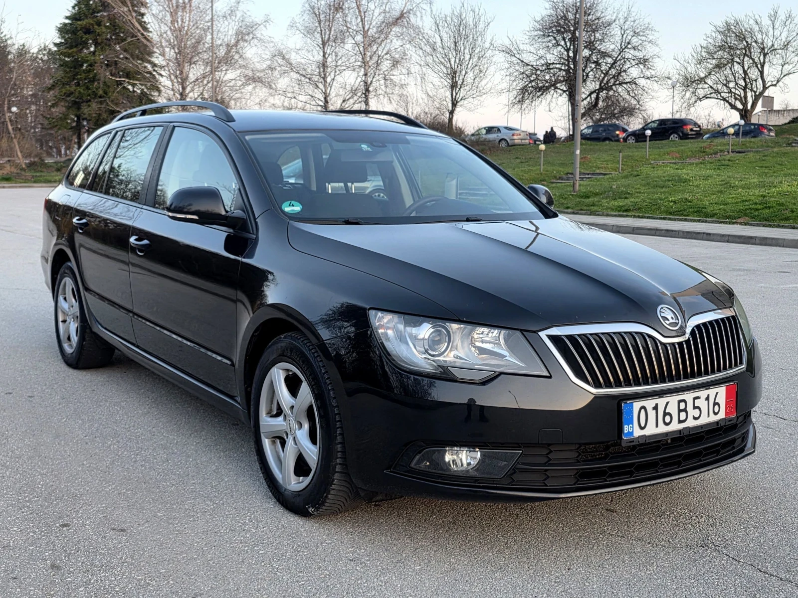 Skoda Superb 2.0TDi , Фейслифт, Сервизна история!, снимка 3 - Автомобили и джипове - 53979059
