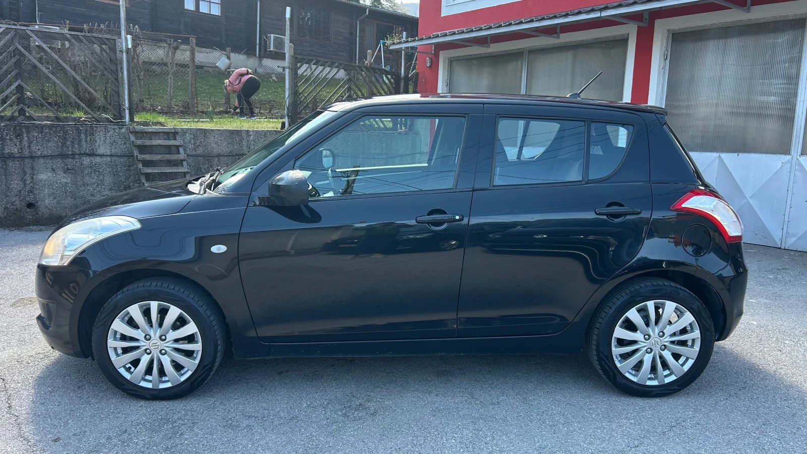 Suzuki Swift 1.2-4х4, снимка 2 - Автомобили и джипове - 54233839