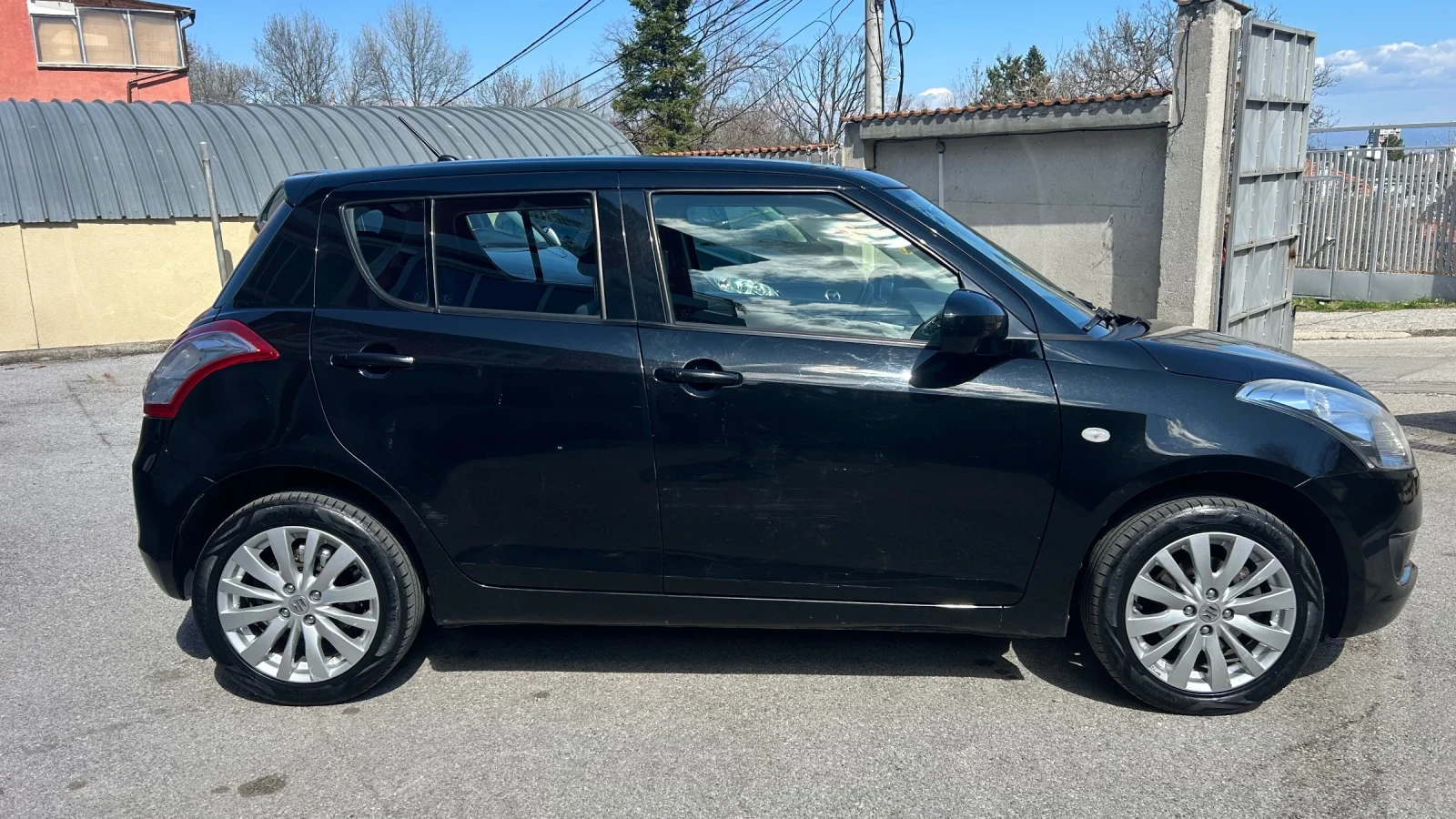 Suzuki Swift 1.2-4х4, снимка 6 - Автомобили и джипове - 54233839