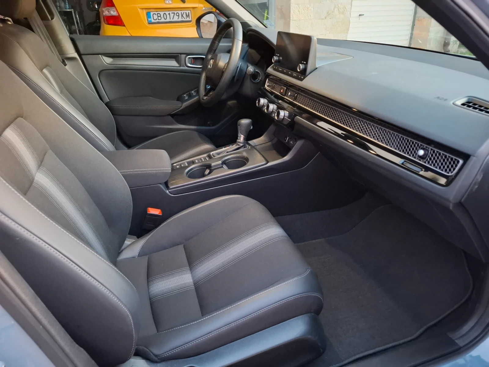 Honda Civic 1.5T Sport, снимка 9 - Автомобили и джипове - 54702077