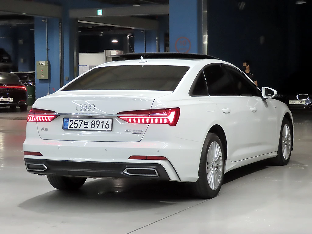 Audi A6 quattro premium, снимка 2 - Автомобили и джипове - 55323653