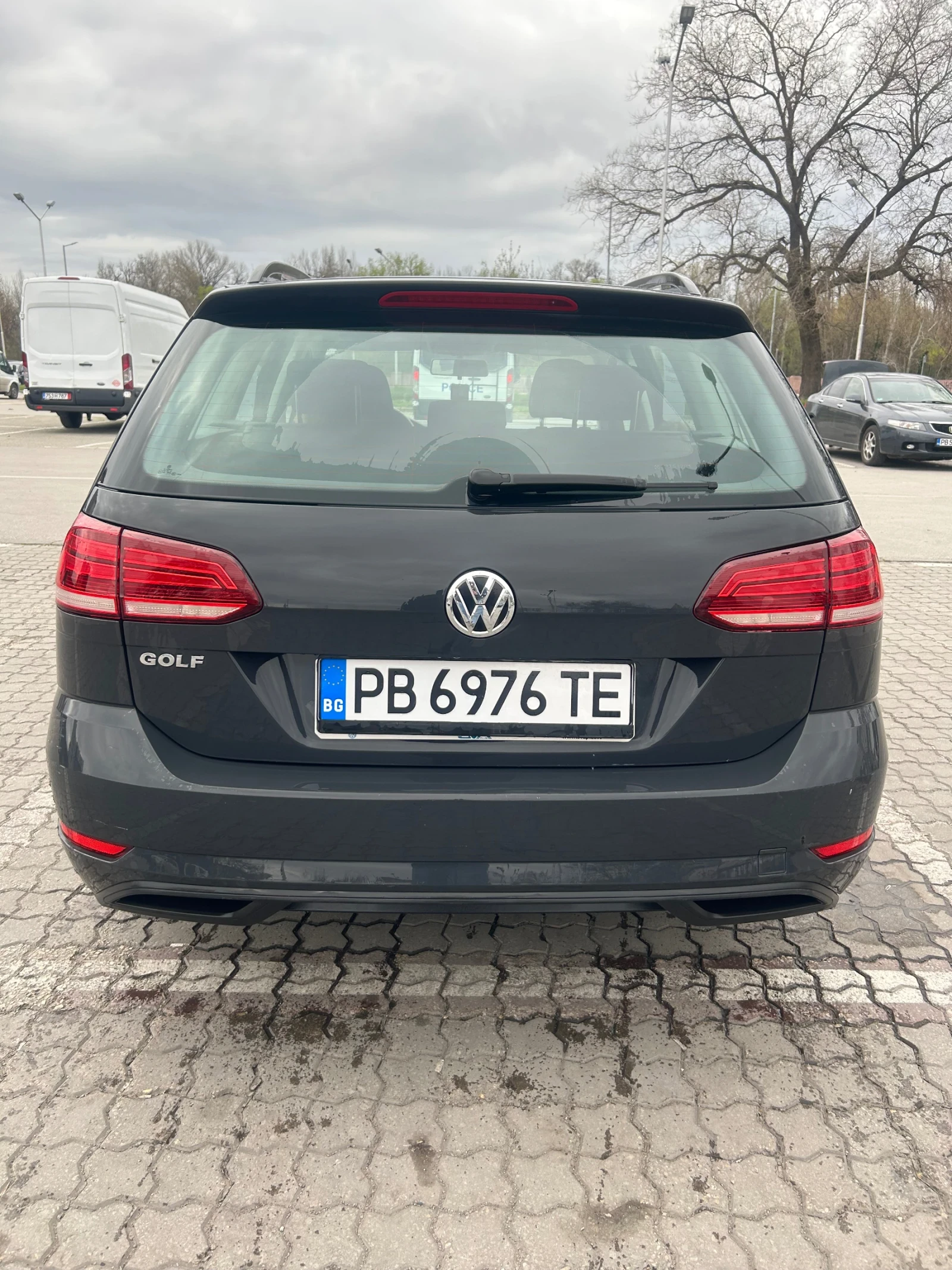 VW Golf, снимка 2 - Автомобили и джипове - 55365621