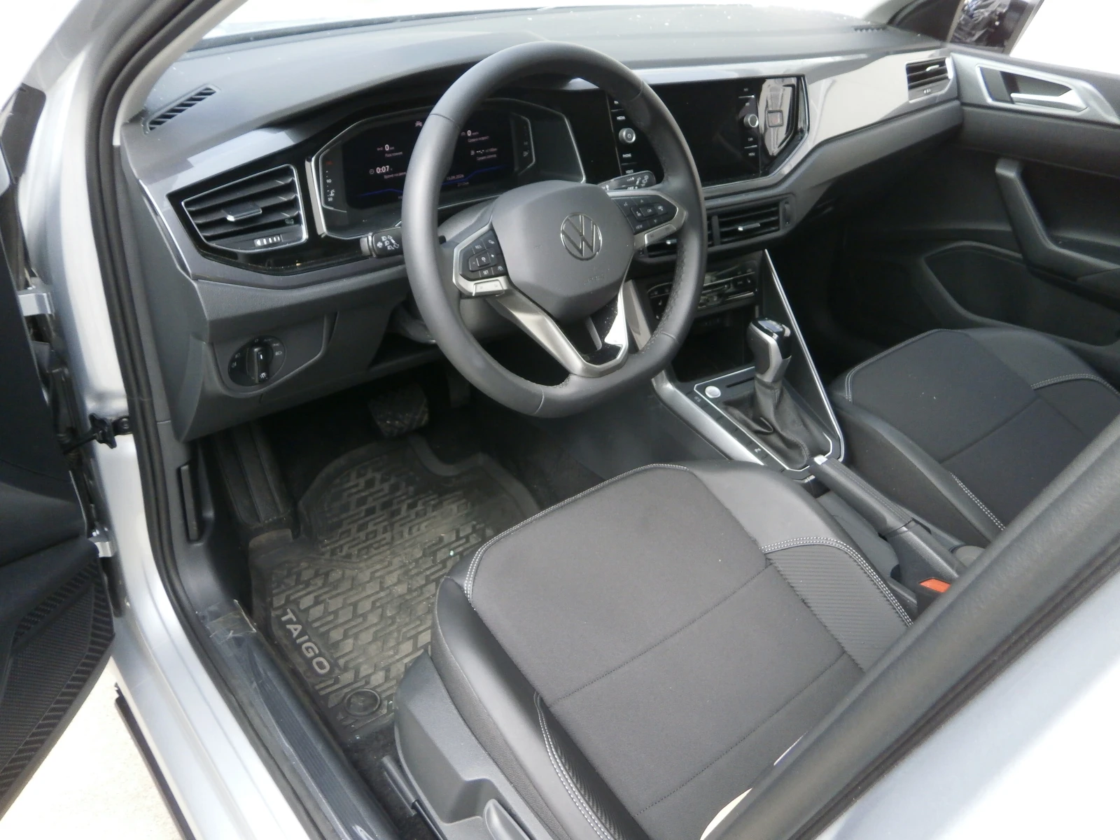 VW Taigo 1.5 TSI/Aut./Style/2.200 km. | Mobile.bg � ����������� 9