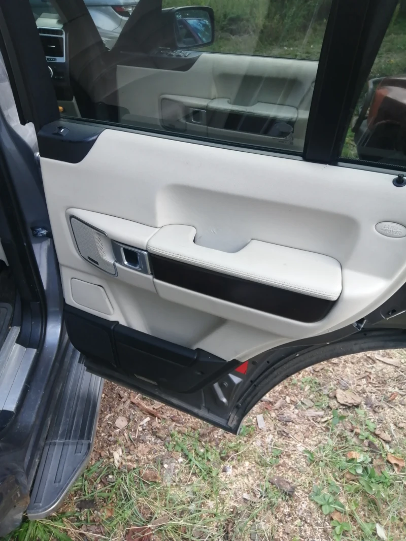 Land Rover Range rover, снимка 8 - Автомобили и джипове - 52580303