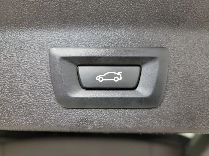 BMW X3 * xDrive30i/Cuir/Navigation/Si?ges chauffants * CA, снимка 9 - Автомобили и джипове - 52892056