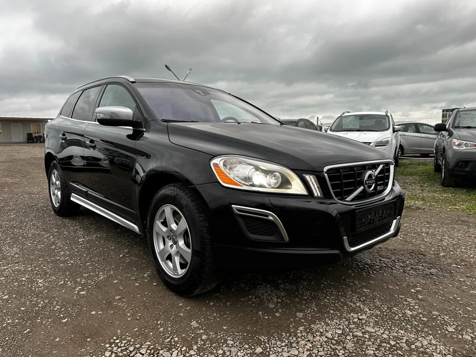 Volvo XC60 2.4 D5 R-DESIGN AWD HEICO SPORTIVE  - изображение 6