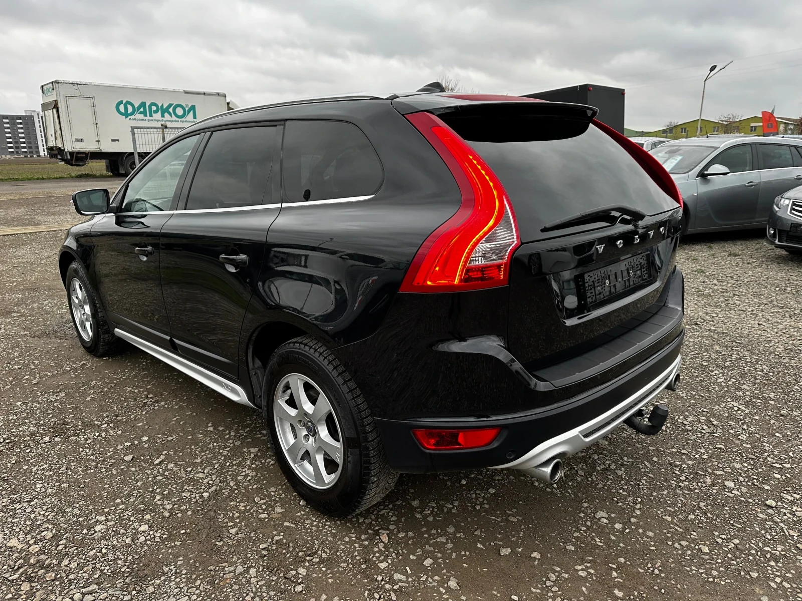 Volvo XC60 2.4 D5 R-DESIGN AWD HEICO SPORTIVE  - изображение 3