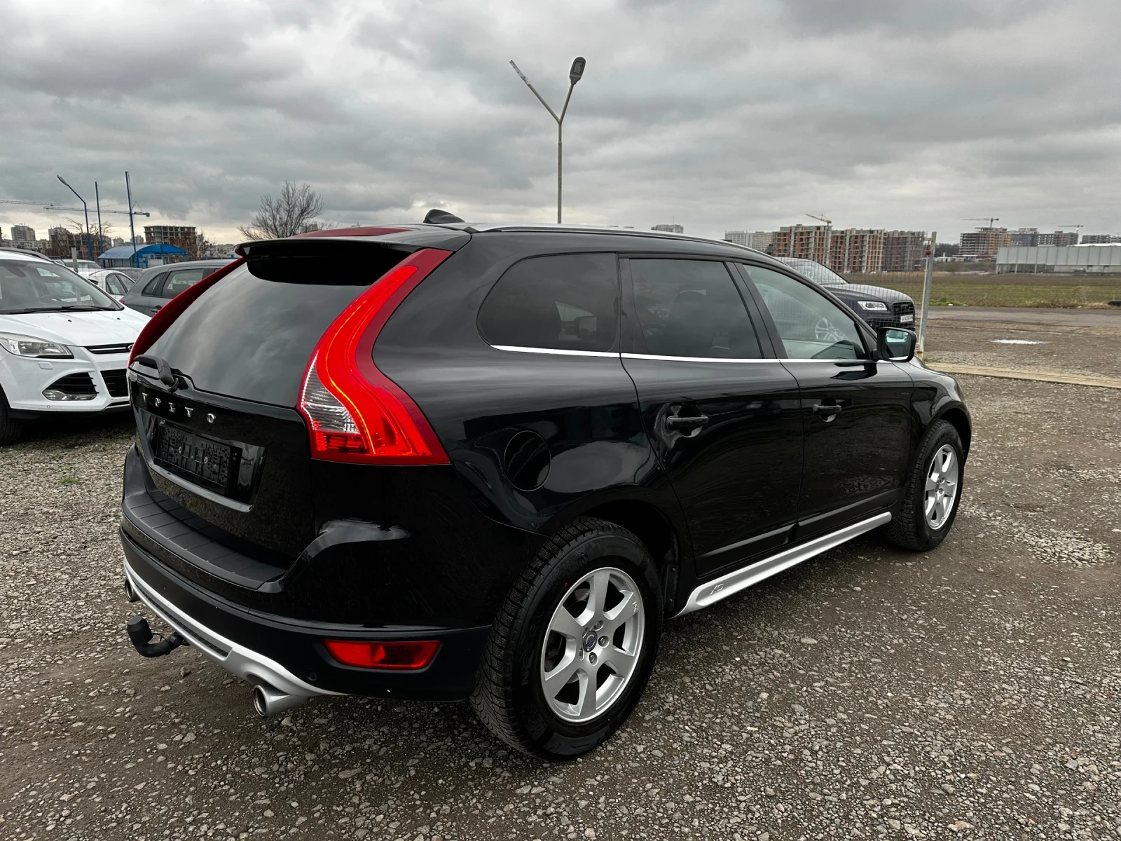 Volvo XC60 2.4 D5 R-DESIGN AWD HEICO SPORTIVE  - изображение 8