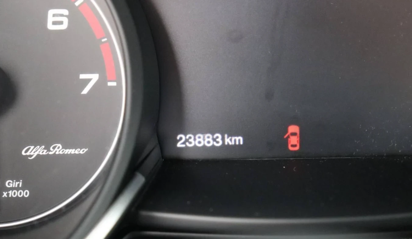 Alfa Romeo Stelvio 2.0T 280 Q4 AT8 Ti - изображение 7