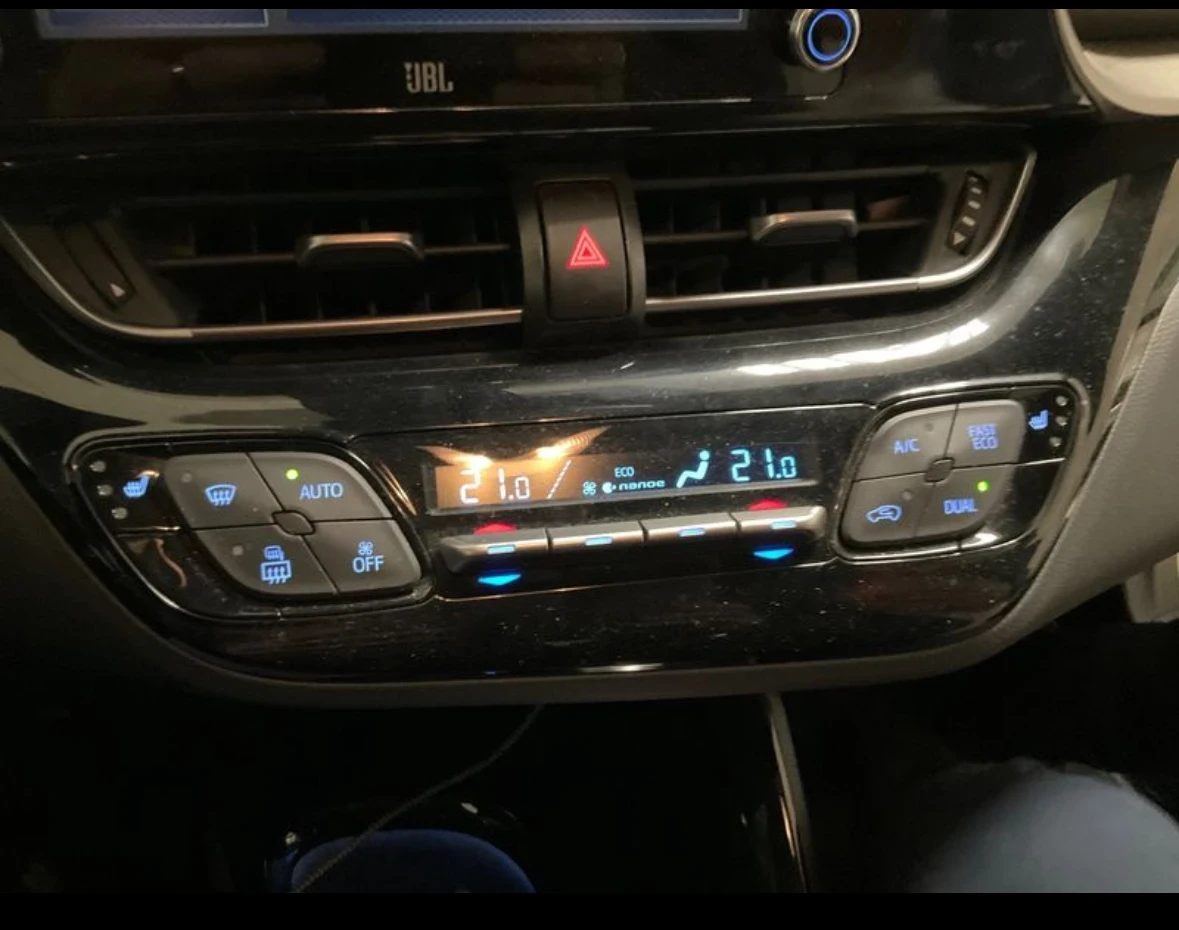 Toyota C-HR 2.0iHybrid* Lounge* Bi-Tone* JBL* LED* ПЕРФЕКТЕН*  - изображение 10