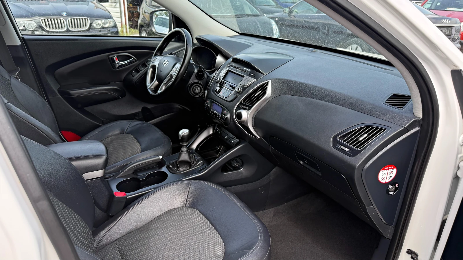 Hyundai IX35 2.0CRDI , снимка 8 - Автомобили и джипове - 54620451