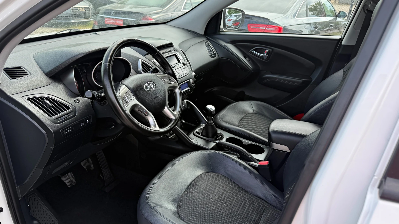 Hyundai IX35 2.0CRDI , снимка 7 - Автомобили и джипове - 54620451