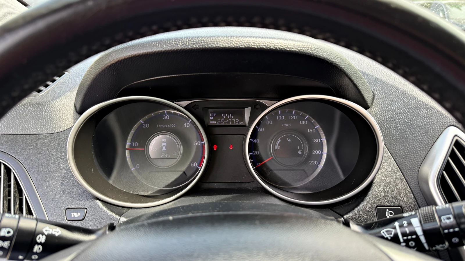 Hyundai IX35 2.0CRDI , снимка 11 - Автомобили и джипове - 54620451