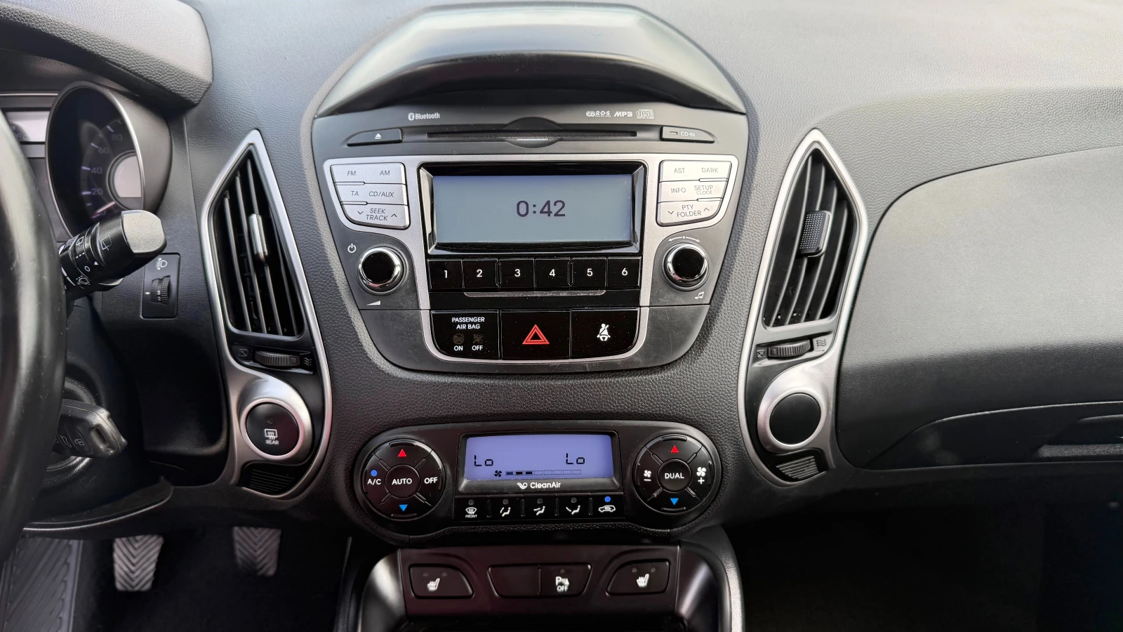 Hyundai IX35 2.0CRDI , снимка 10 - Автомобили и джипове - 54620451