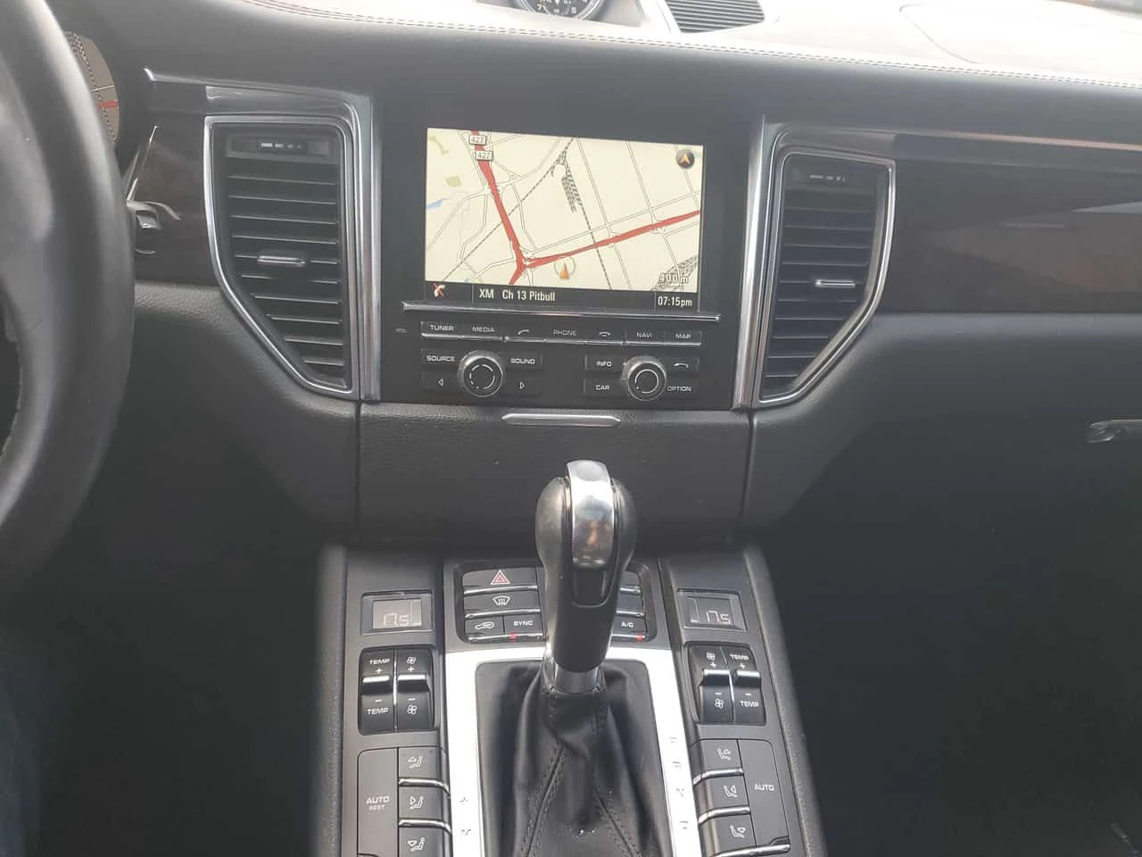 Porsche Macan * AWD 4dr Turbo * CARFAX * ОПЦИЯ ЗА ФИНАНСИРАНЕ, снимка 9 - Автомобили и джипове - 55326861