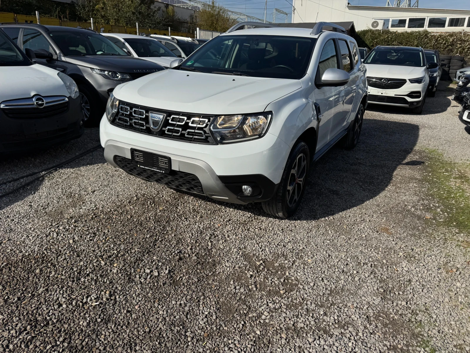 Dacia Duster 1.6 LPG 114hp* КАМЕРИ 360* NAVI* euro 6* 11.2019г