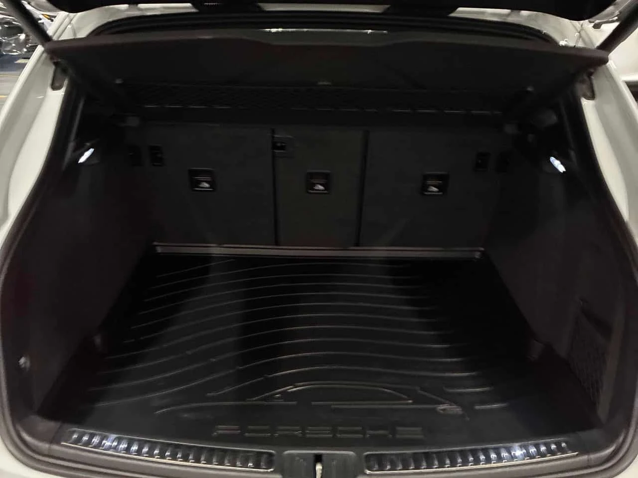Porsche Macan * S * KEYLESS * КАМЕРА* ПОДГРЕВ* , снимка 13 - Автомобили и джипове - 56706357