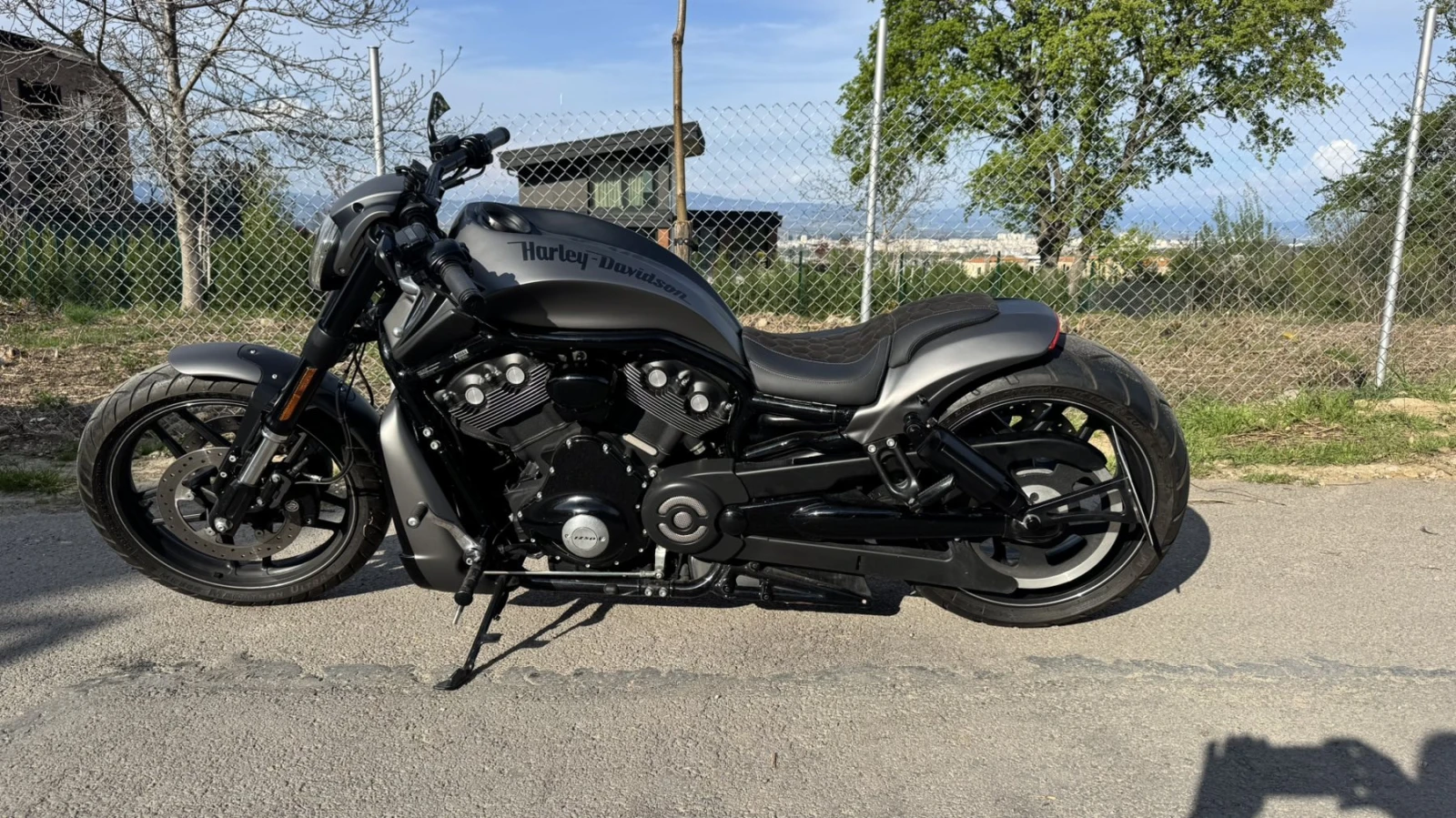 Harley-Davidson V-Rod Night Rod Special - изображение 8