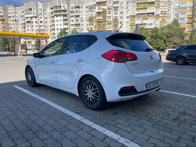 Kia Ceed 1, 4 16V, снимка 3 - Автомобили и джипове - 47409202