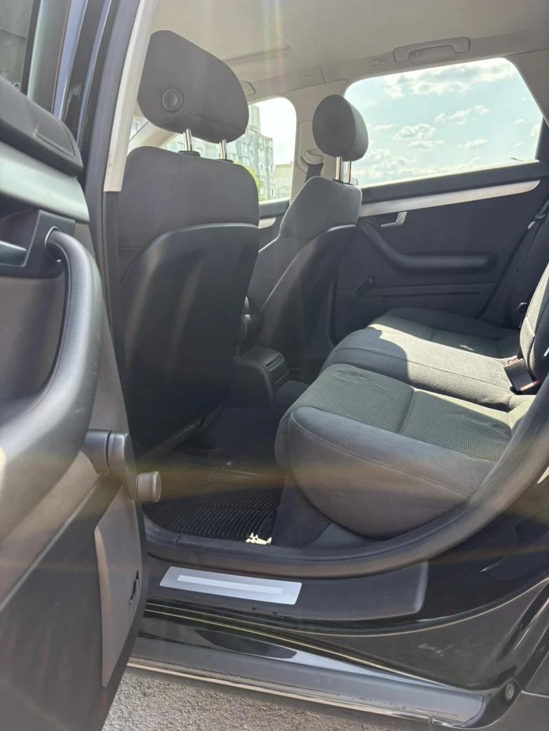 Audi A4 2.0 TDI, снимка 8 - Автомобили и джипове - 52787935