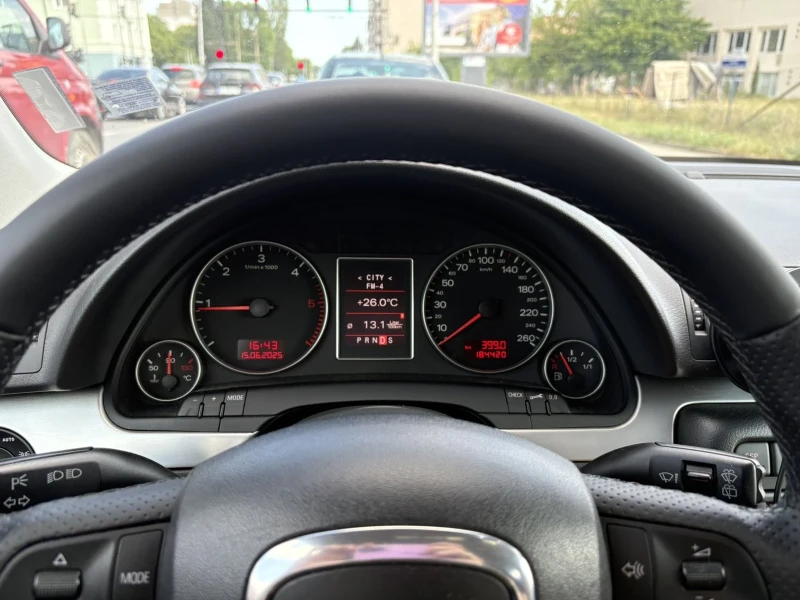 Audi A4 2.0 TDI, снимка 10 - Автомобили и джипове - 52787935