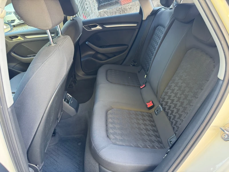 Audi A3 1.6TDI* S-Tronic, снимка 10 - Автомобили и джипове - 52036192