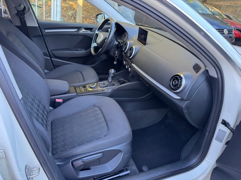 Audi A3 1.6TDI* S-Tronic, снимка 13 - Автомобили и джипове - 52036192