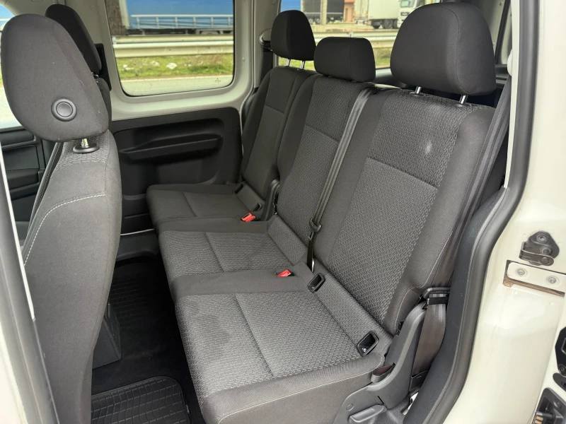 VW Caddy DSG+ Maxi+ 2.0TDI+ 150kc+ 7места, снимка 9 - Автомобили и джипове - 52545808