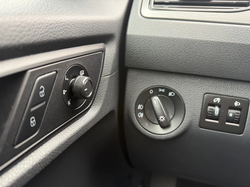 VW Caddy DSG+ Maxi+ 2.0TDI+ 150kc+ 7места, снимка 12 - Автомобили и джипове - 52545808