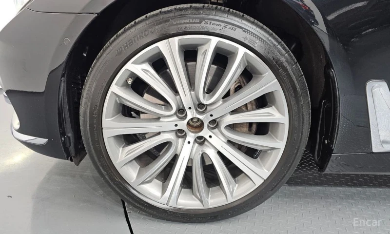 BMW 750, снимка 5 - Автомобили и джипове - 53150241