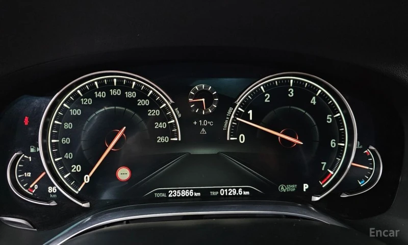 BMW 750, снимка 8 - Автомобили и джипове - 53150241