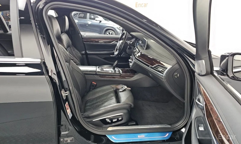 BMW 750, снимка 11 - Автомобили и джипове - 53150241